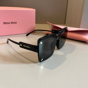 Miu Miu Women's fashionable casual sunglasses